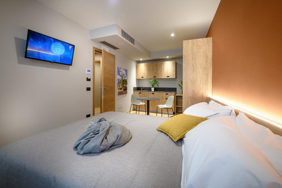 Kitchen or kitchenette, Photo of the whole room, Bedroom