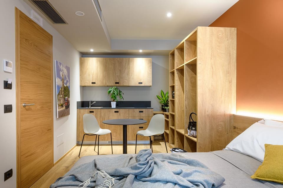 Bed, Kitchen or kitchenette, Photo of the whole room