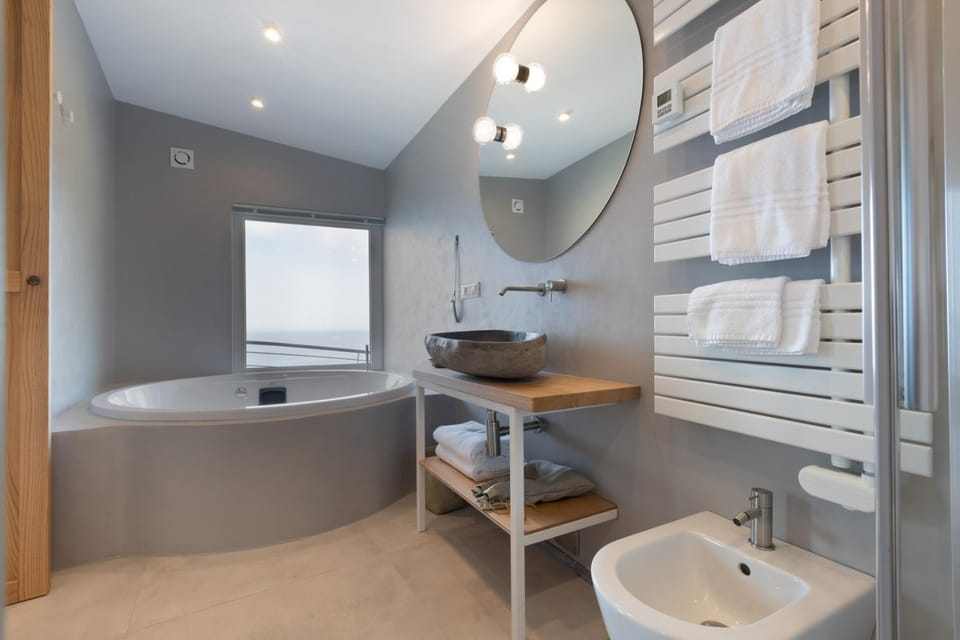 Bathroom, Spa and wellness centre/facilities