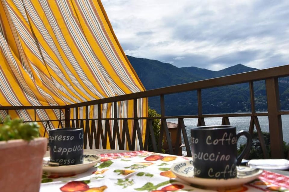 Balcony/Terrace, Mountain view