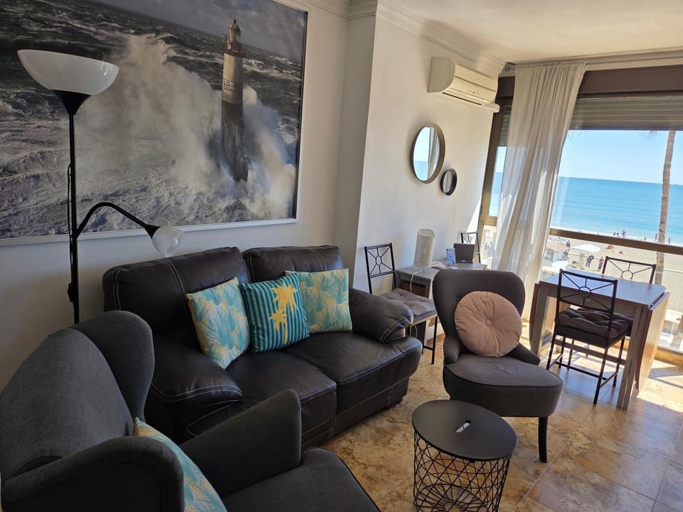 Sunbeach Malagueta Apartment in Malaga