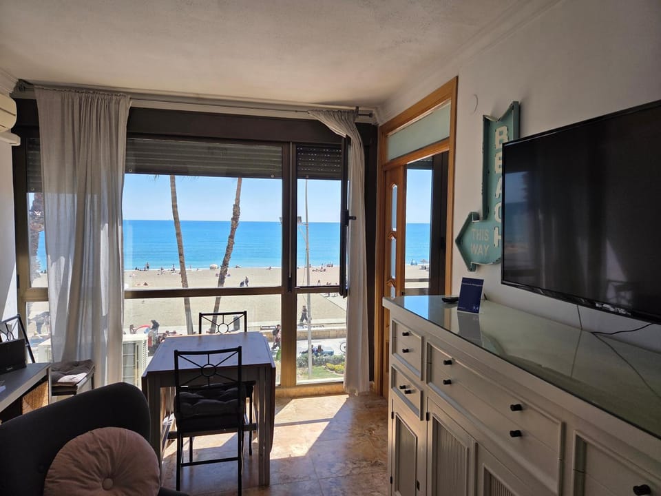 Sunbeach Malagueta Apartment in Malaga