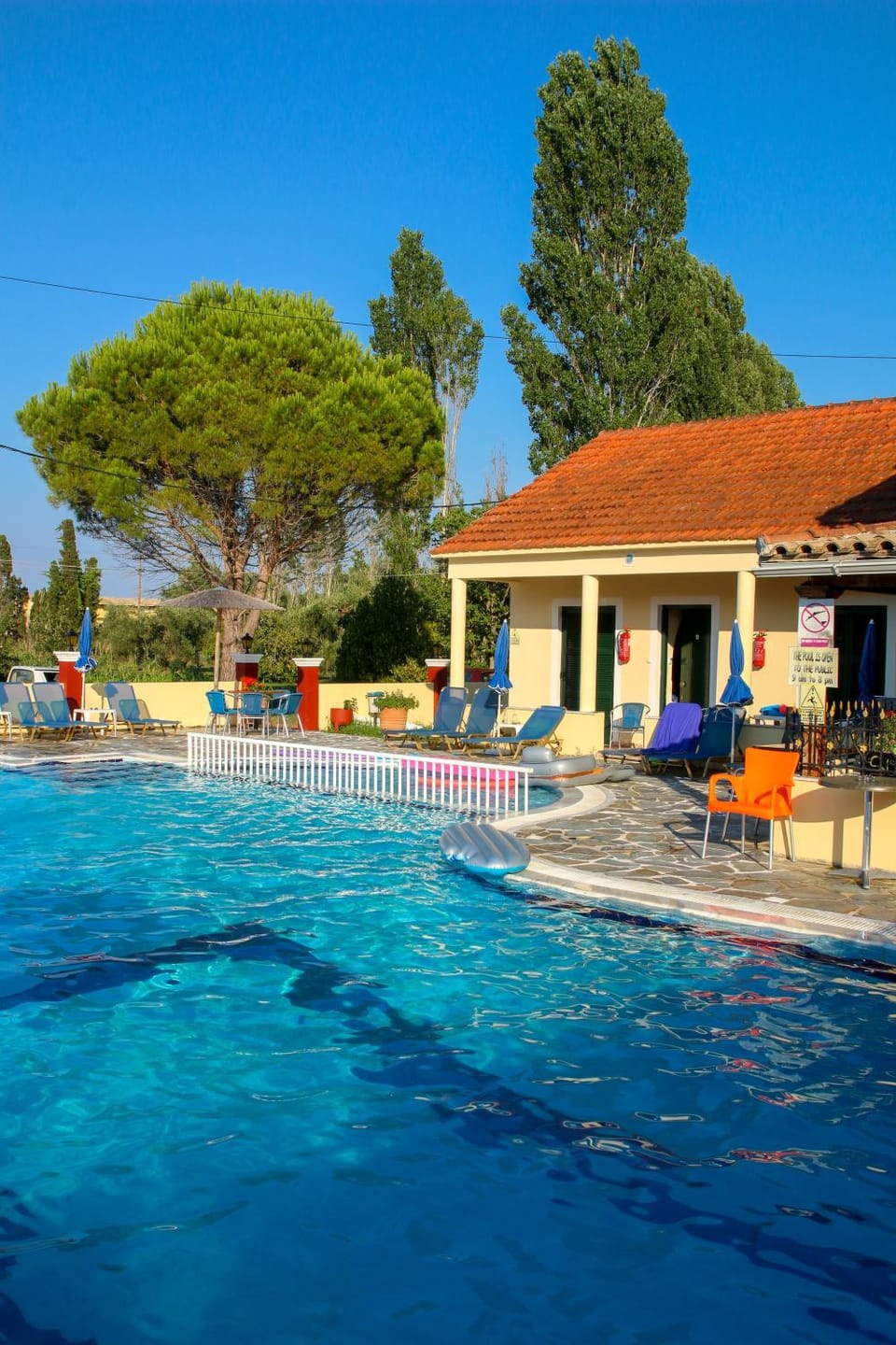 Swimming pool