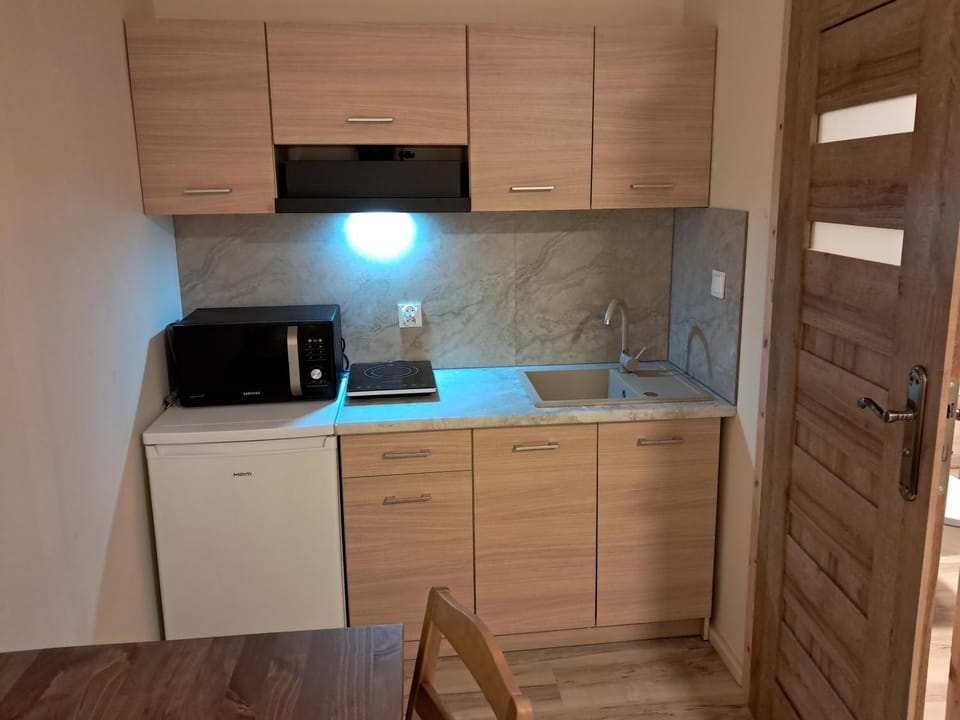 Noclegi Pod Dębem , Wiśniówka Bed and Breakfast in Poland