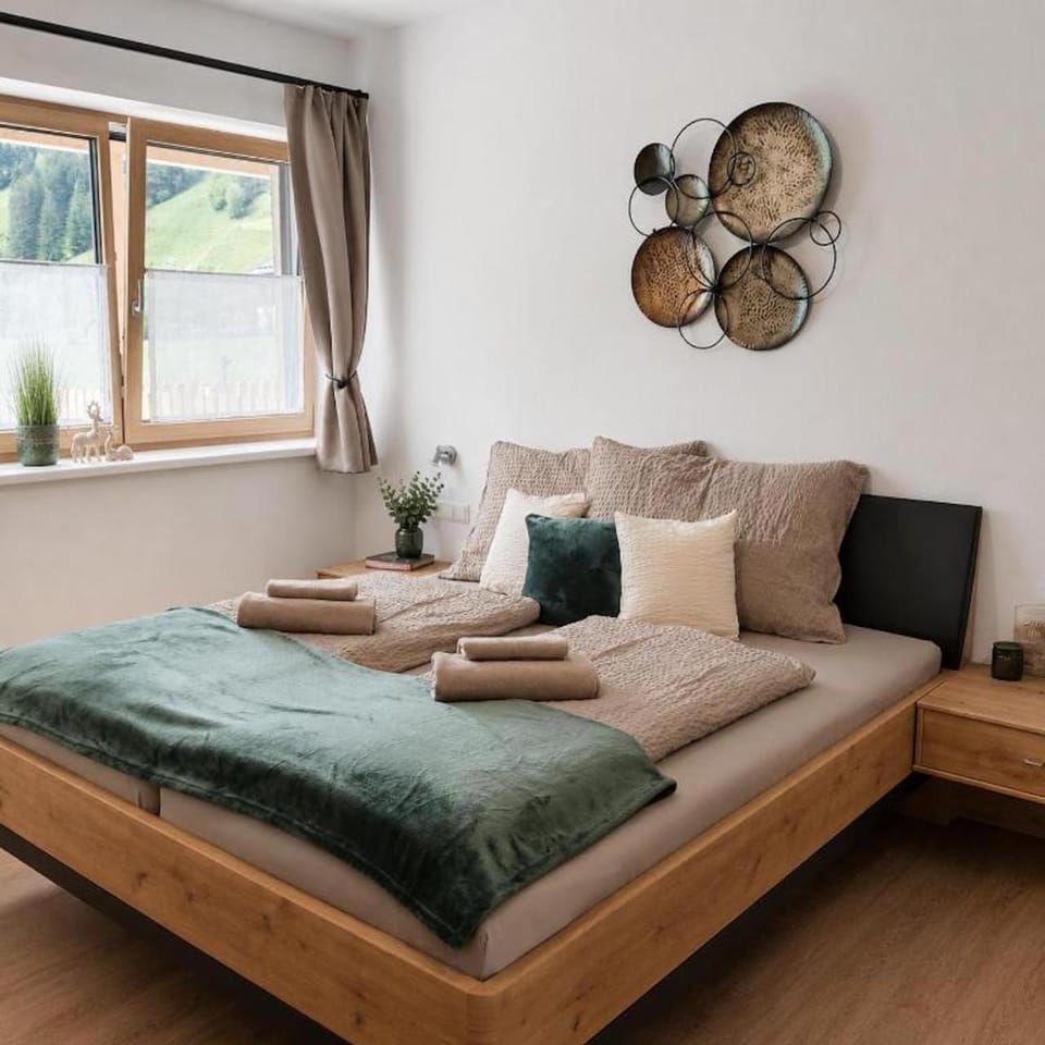 Bed, View (from property/room), Photo of the whole room, Bedroom, Facility for disabled guests, pet friendly, towels, acessibility