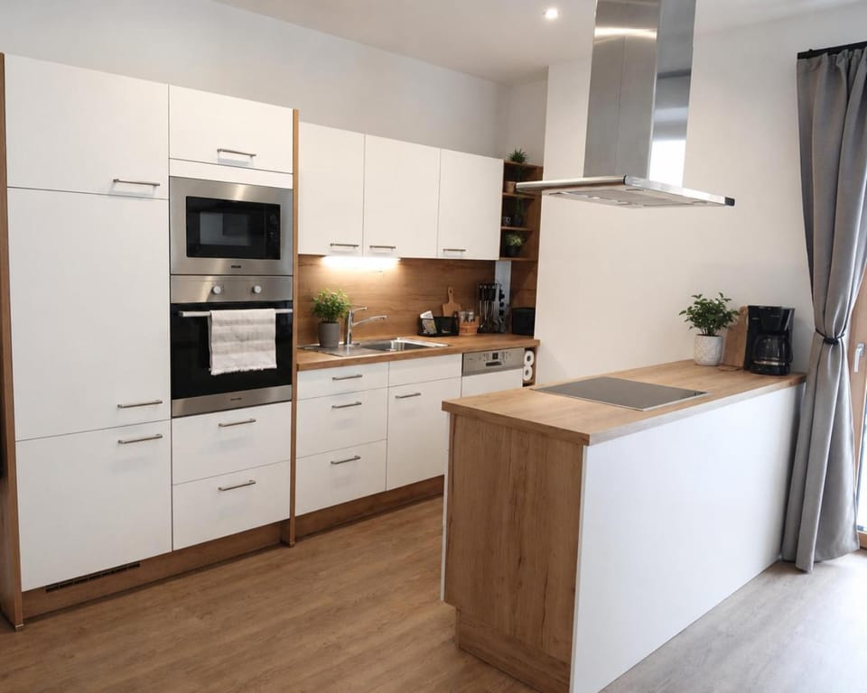 Coffee/tea facilities, Kitchen or kitchenette, Mountain view, Facility for disabled guests, dishwasher, oven, pet friendly, stove, toaster, acessibility