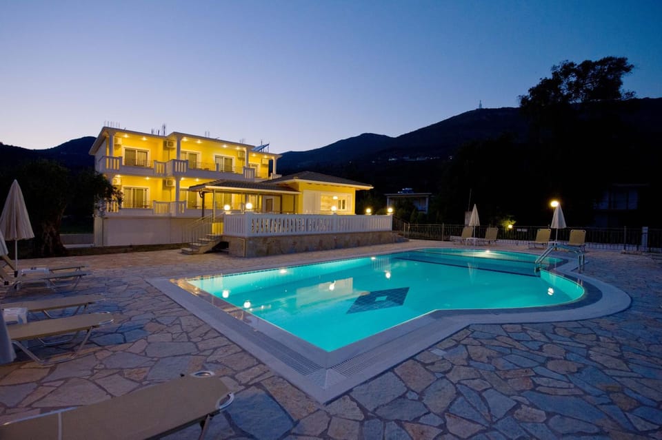 Facade/entrance, Swimming pool