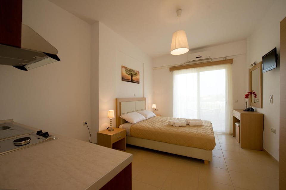 Bed, Kitchen or kitchenette