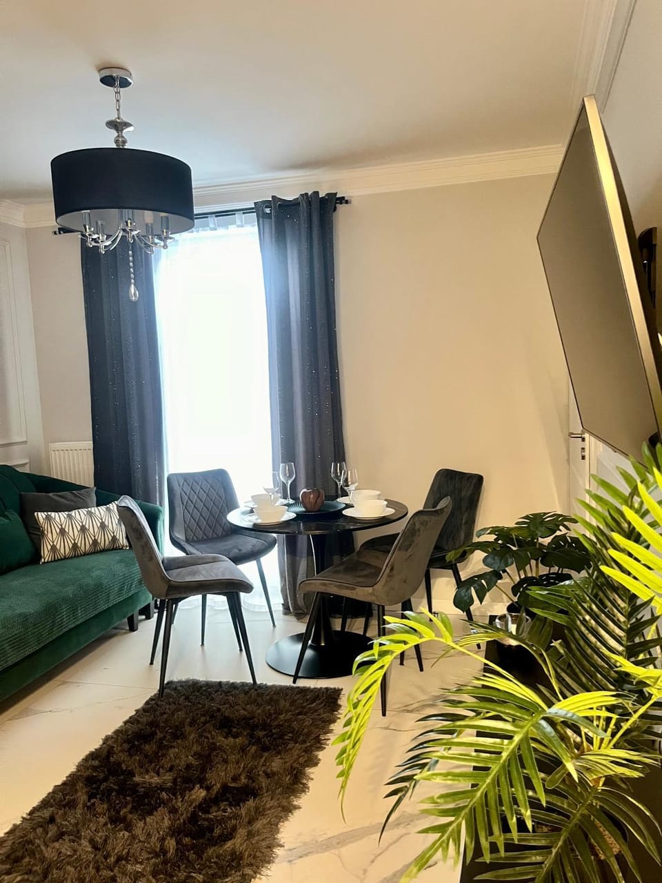 Living room, Seating area, Dining area
