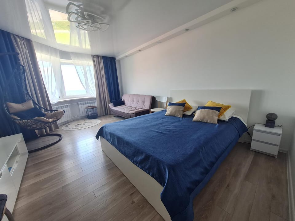 Bed, Living room, Photo of the whole room