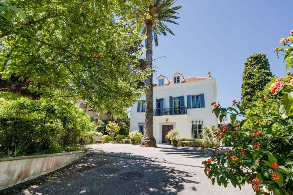 Villa in Cap d’Antibes near beaches Villa in Antibes