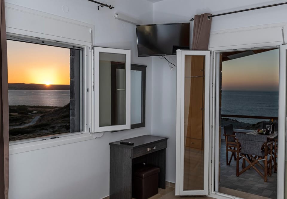 View (from property/room), City view, Garden view, Mountain view, Sea view, Sunset