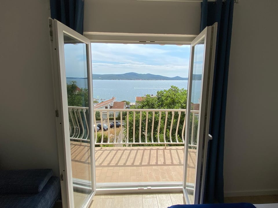 Balcony/Terrace, Mountain view, Sea view