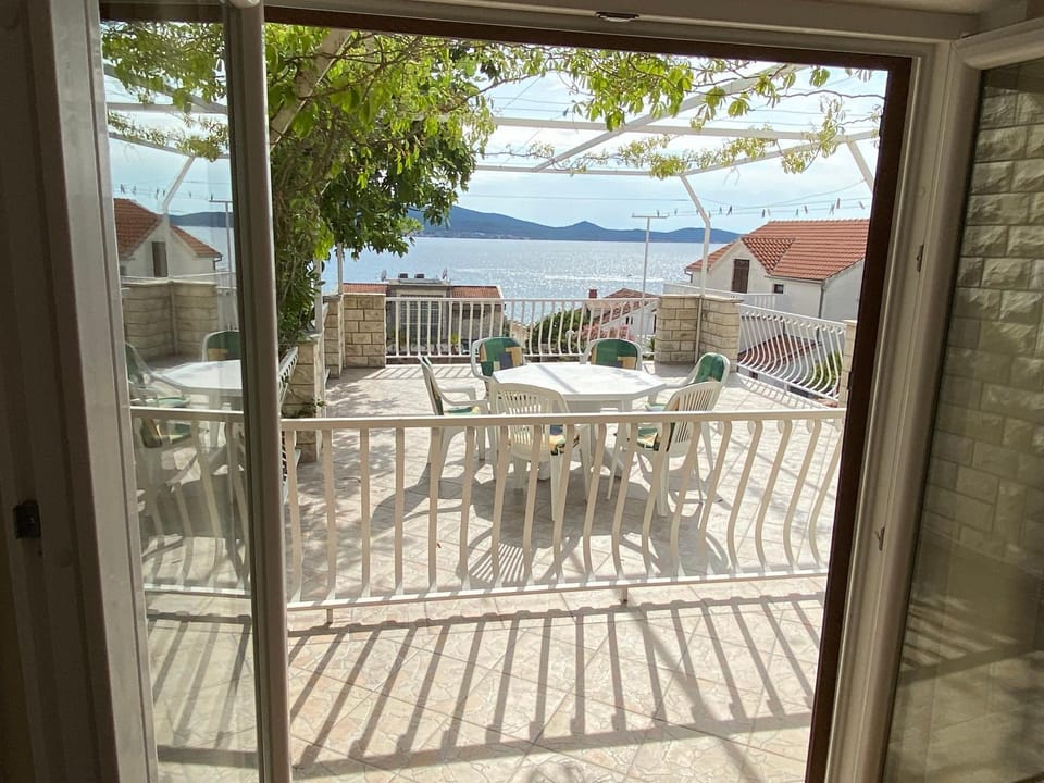 View (from property/room), Balcony/Terrace, Sea view