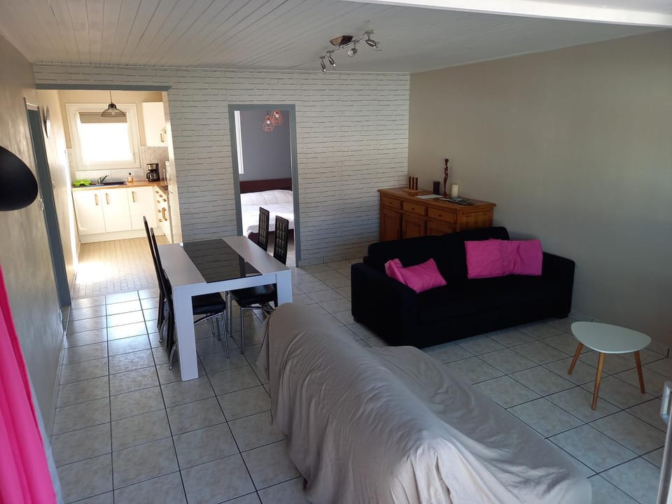 Living room, Dining area
