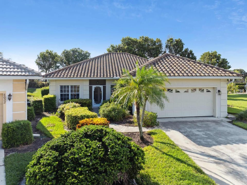 Fantastic Weekly Rental Pool Home in Falcons Glen of Lely - Naples, Florida! House in Lely Resort