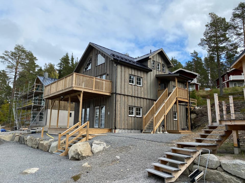 Property building, Day