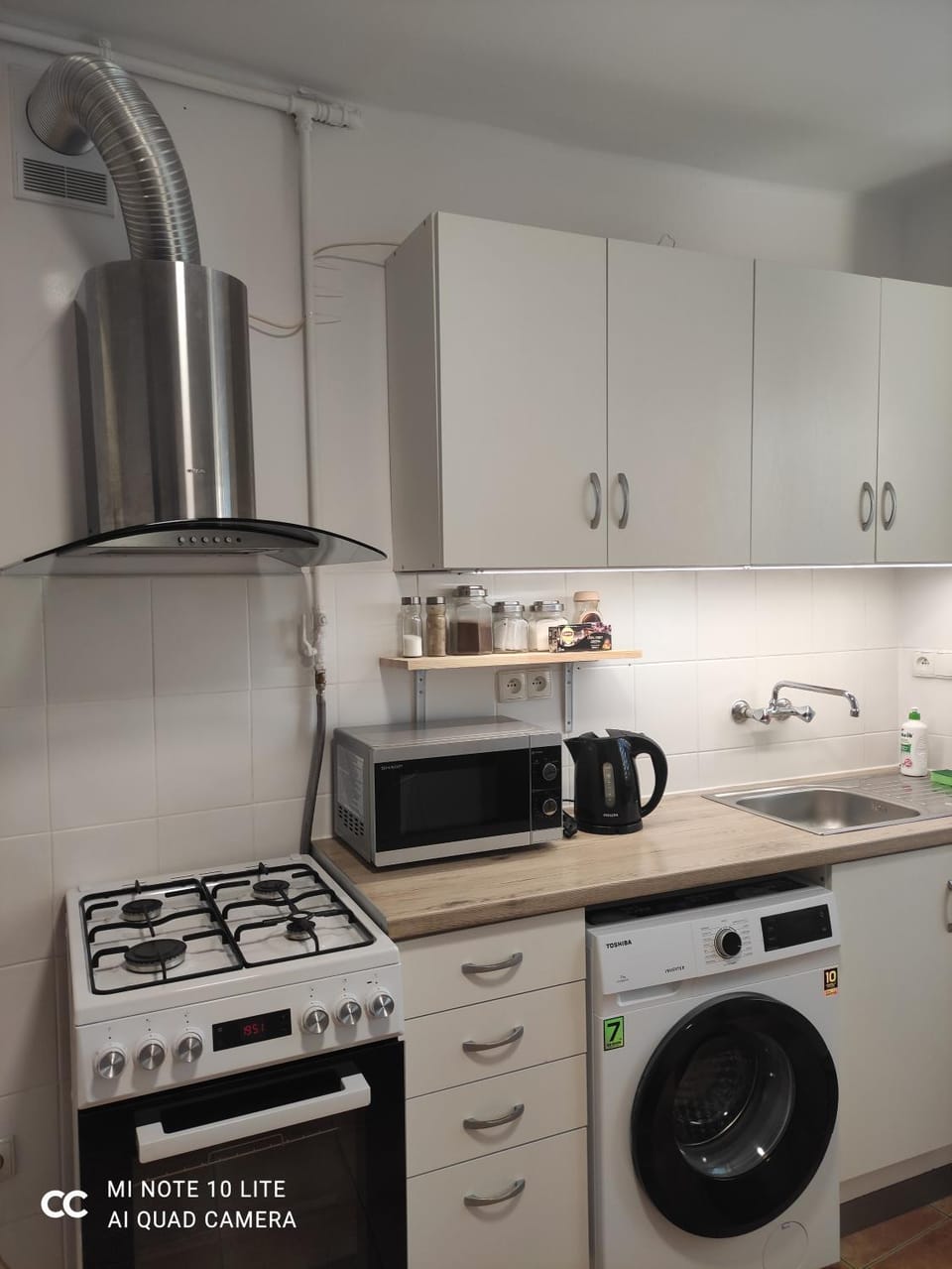 Kitchen or kitchenette, oven, pet friendly, stove, toaster, washing machine, kitchen
