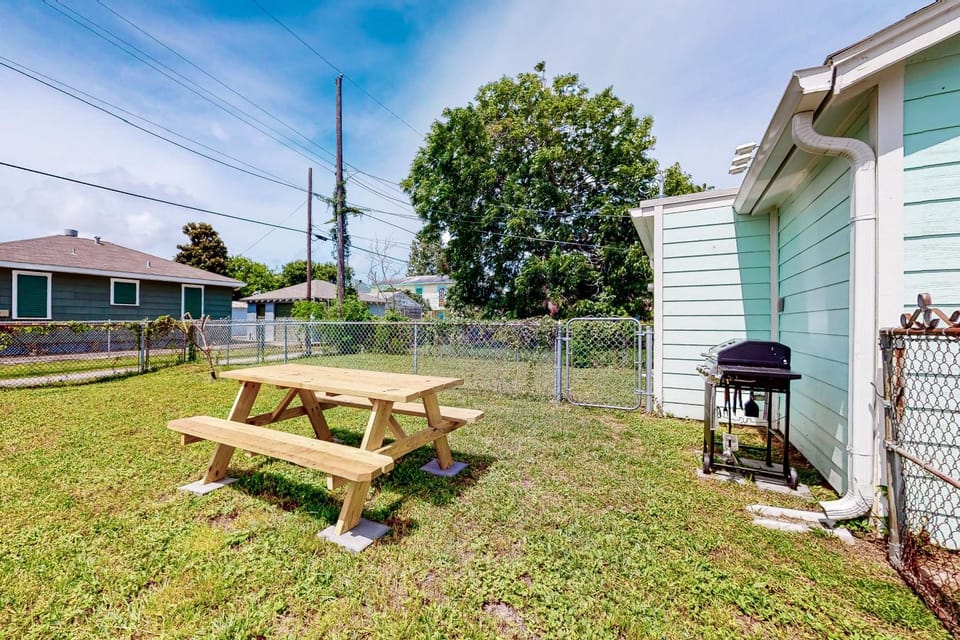 Sea Glass Cottage House in Galveston Island