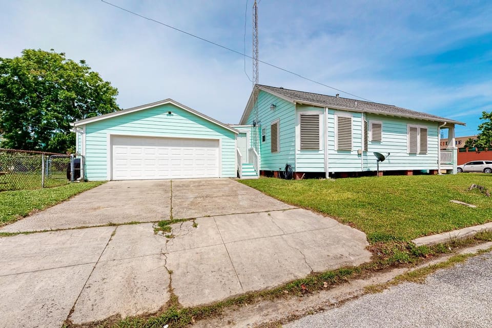 Sea Glass Cottage House in Galveston Island