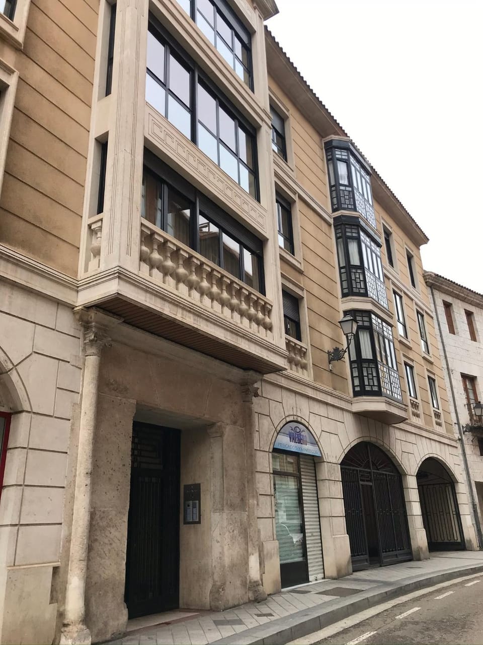 Facade/entrance