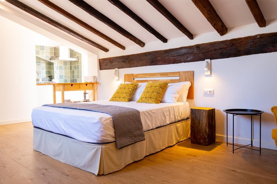Bed, Photo of the whole room