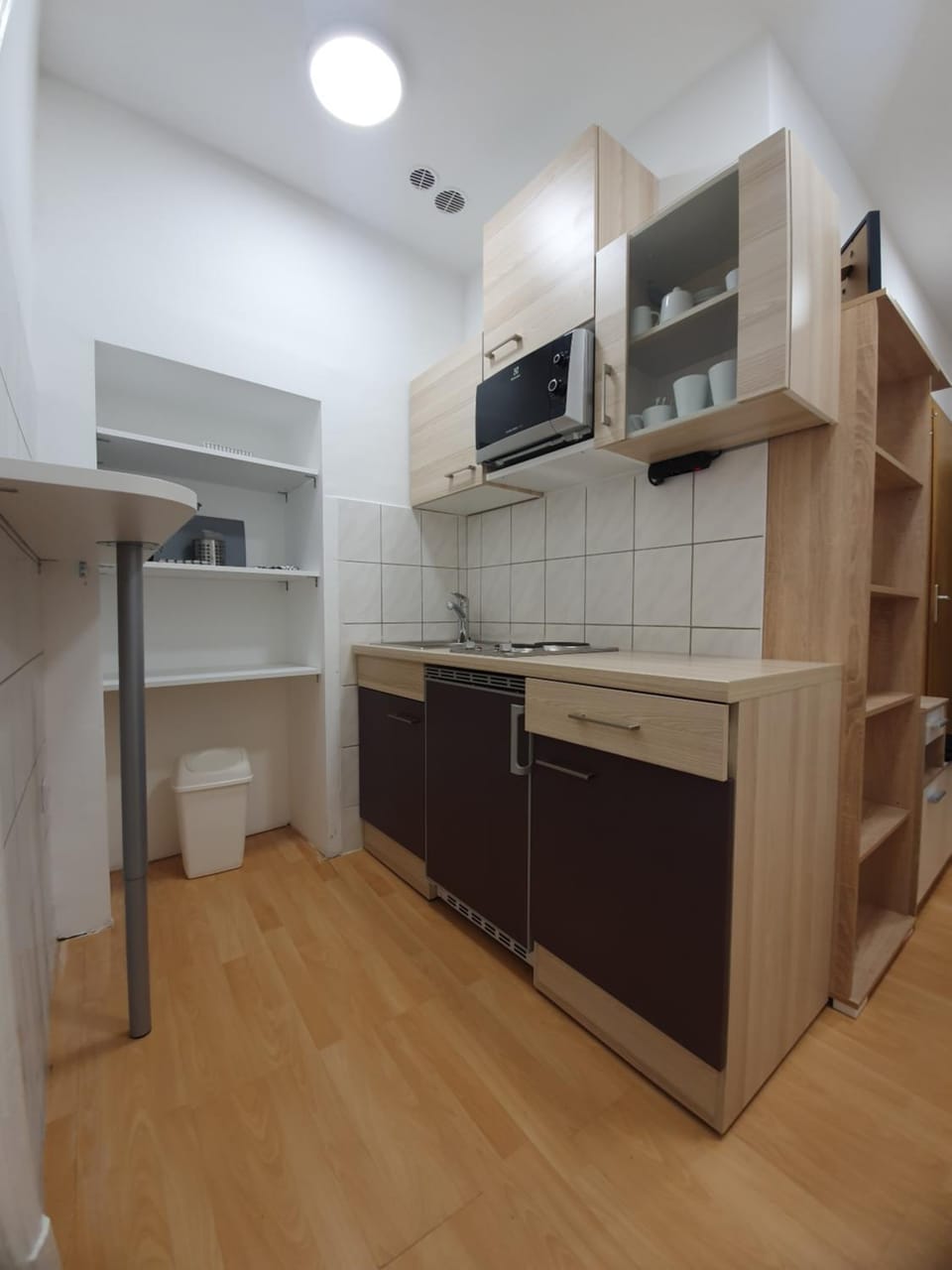 Kitchen or kitchenette, Communal kitchen
