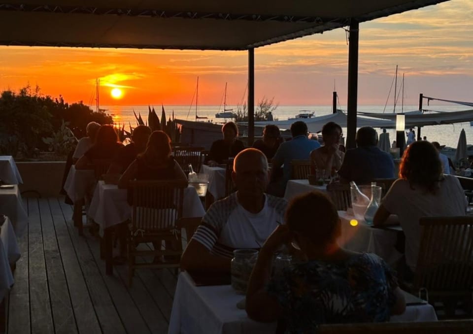 Restaurant/places to eat, Restaurant/places to eat, Sea view, Sunset
