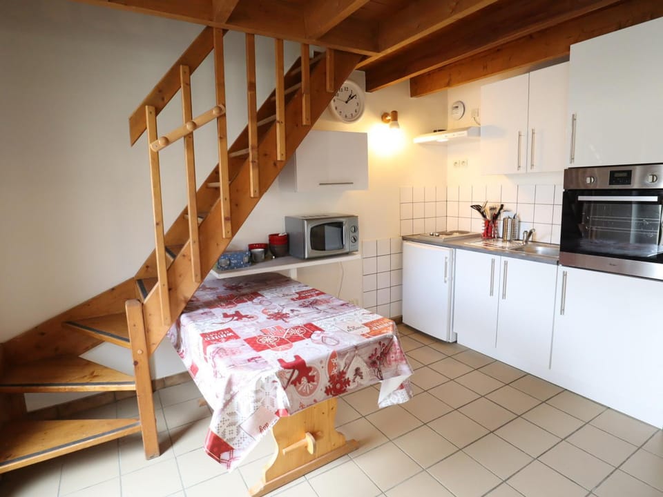 Appartement cosy, proche centre, 6 pers, terrasse, parking, WiFi, équipements complets - FR-1-623-290 Apartment in Les Gets