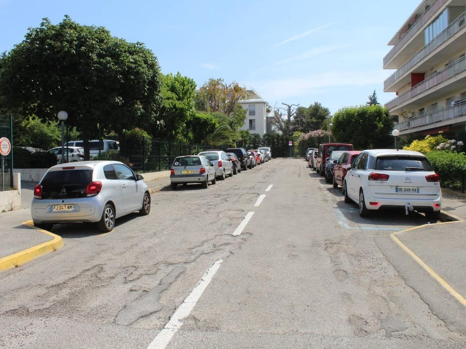 Studio Cosy avec Terrasse et Parking, à 30m de la Mer, Cagnes-sur-Mer - FR-1-252A-56 Apartment in Cagnes-sur-Mer