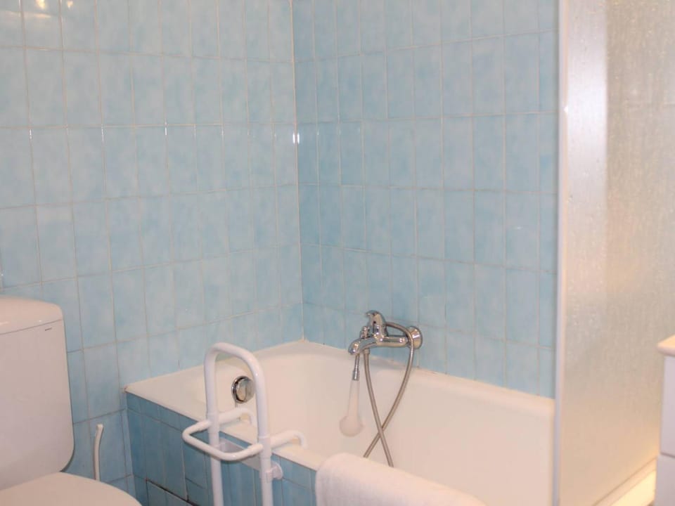 Studio Cosy avec Terrasse et Parking, à 30m de la Mer, Cagnes-sur-Mer - FR-1-252A-56 Apartment in Cagnes-sur-Mer