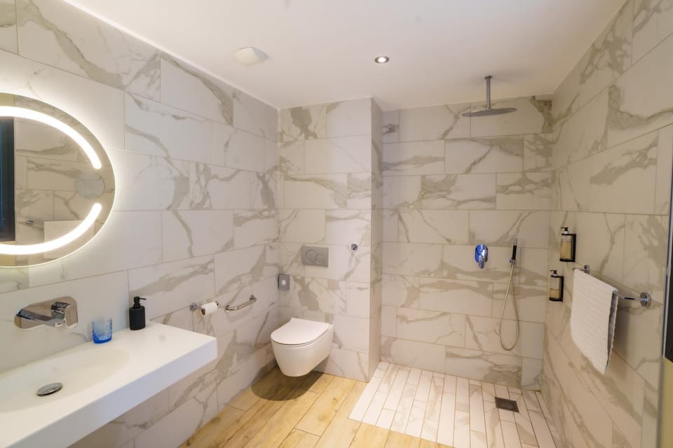 Shower, Bathroom, Bedroom