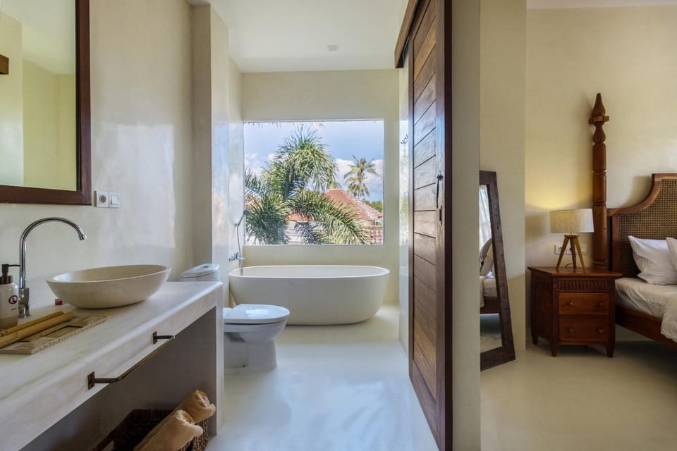 Shower, Toilet, Bath