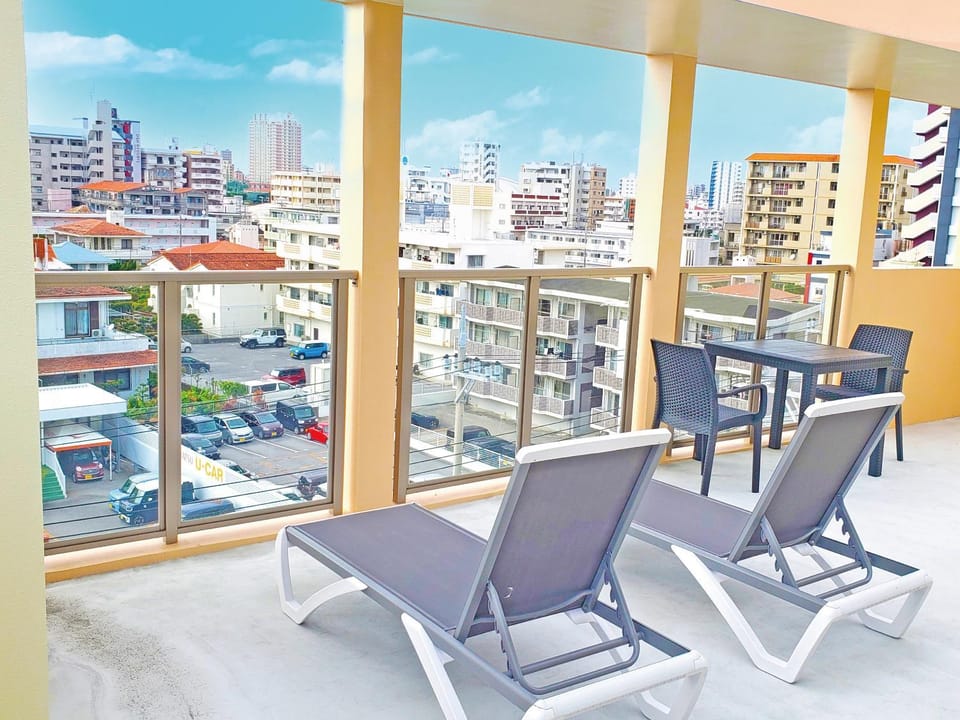 Balcony/Terrace, City view