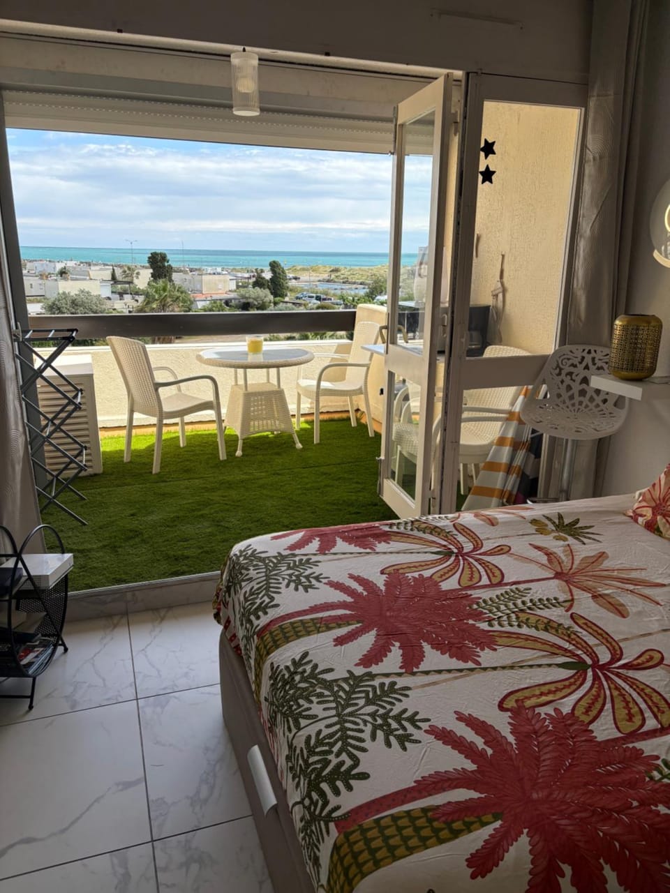 SHOWTIME NATURISTE PORT NATURE 6 parking privé clim ascenseur vue mer Apartment in Agde
