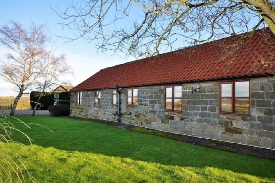 Property building, Facade/entrance, Garden