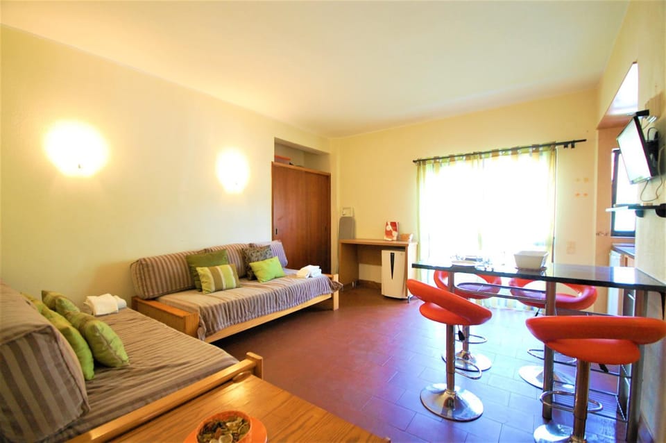 Living room, Lounge or bar, Photo of the whole room, Seating area