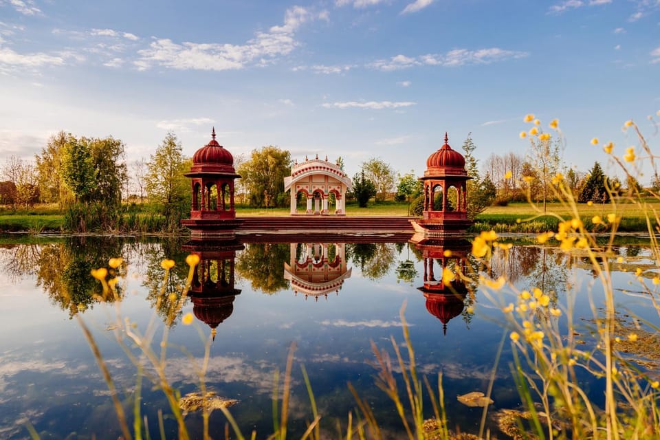 Nearby landmark, Neighbourhood, Natural landscape