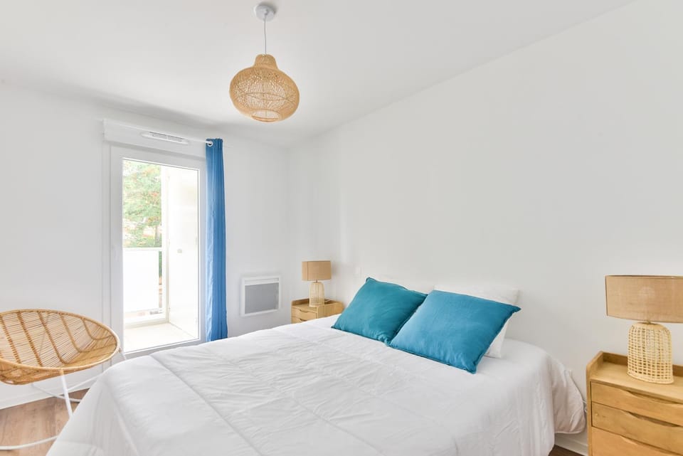Bed, Bedroom