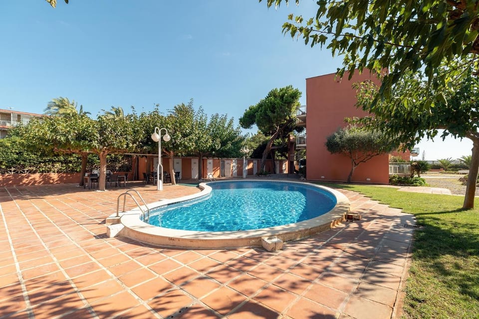 Property building, Swimming pool