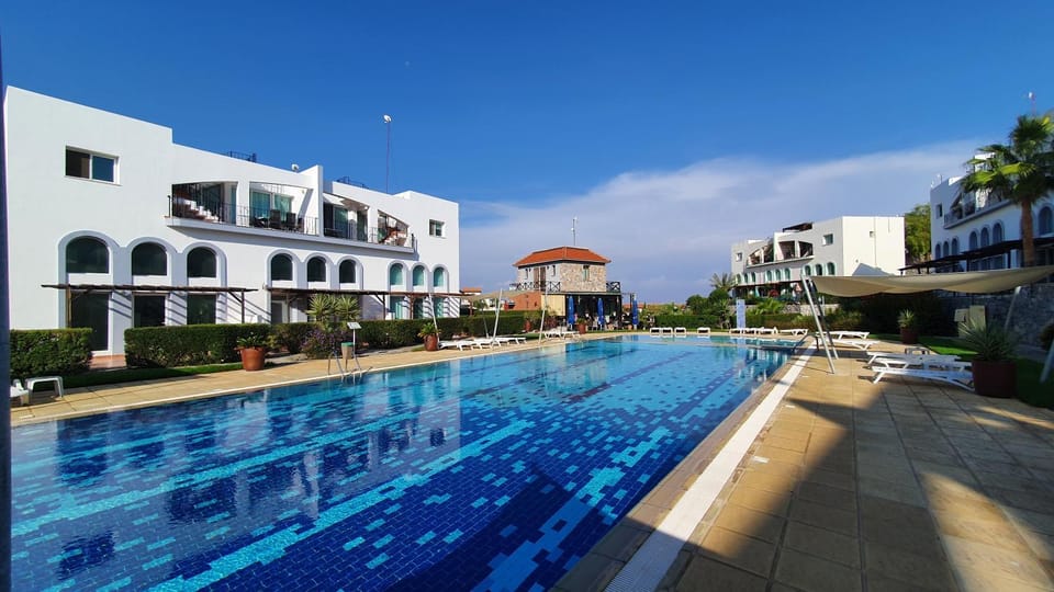 Property building, Restaurant/places to eat, Swimming pool