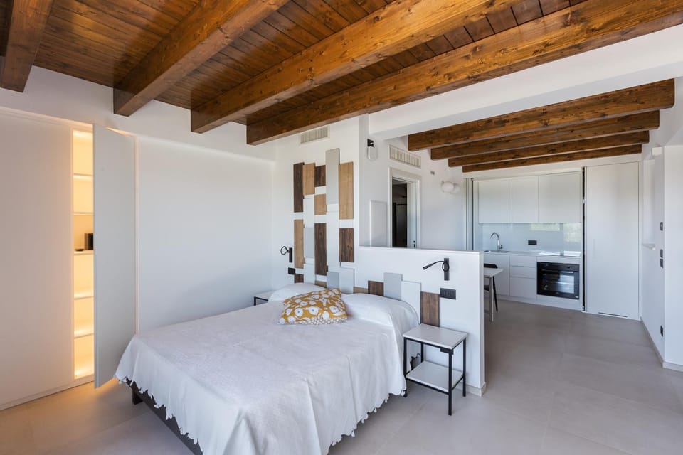 Bed, Kitchen or kitchenette, Photo of the whole room, Bedroom