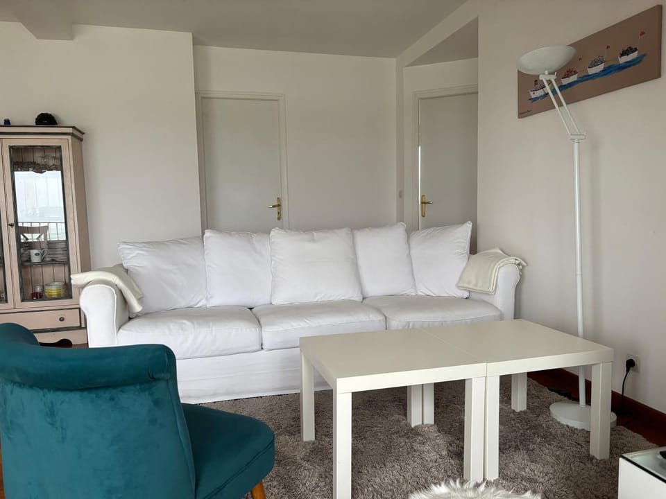 Côté cottage Apt 3 chambres bien équipé vue imprenable sur le port et la mer plein centre de Port en Bessin commerces et restaurants à pied proche Omaha Beach parking gratuit à proximité Apartment in Normandy