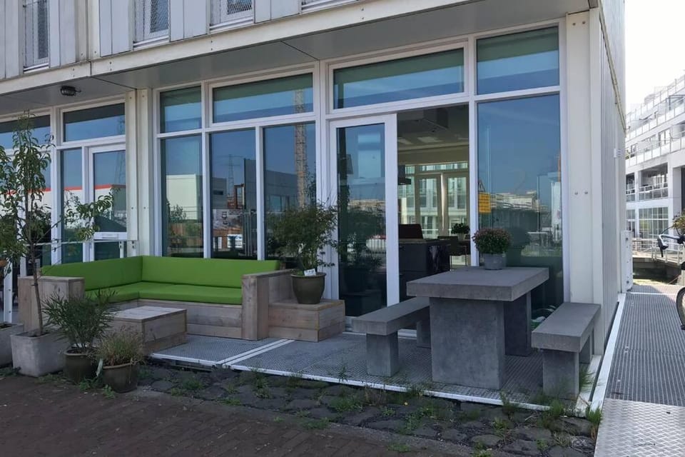 Large and cosy house on the water: free Parking House in Amsterdam
