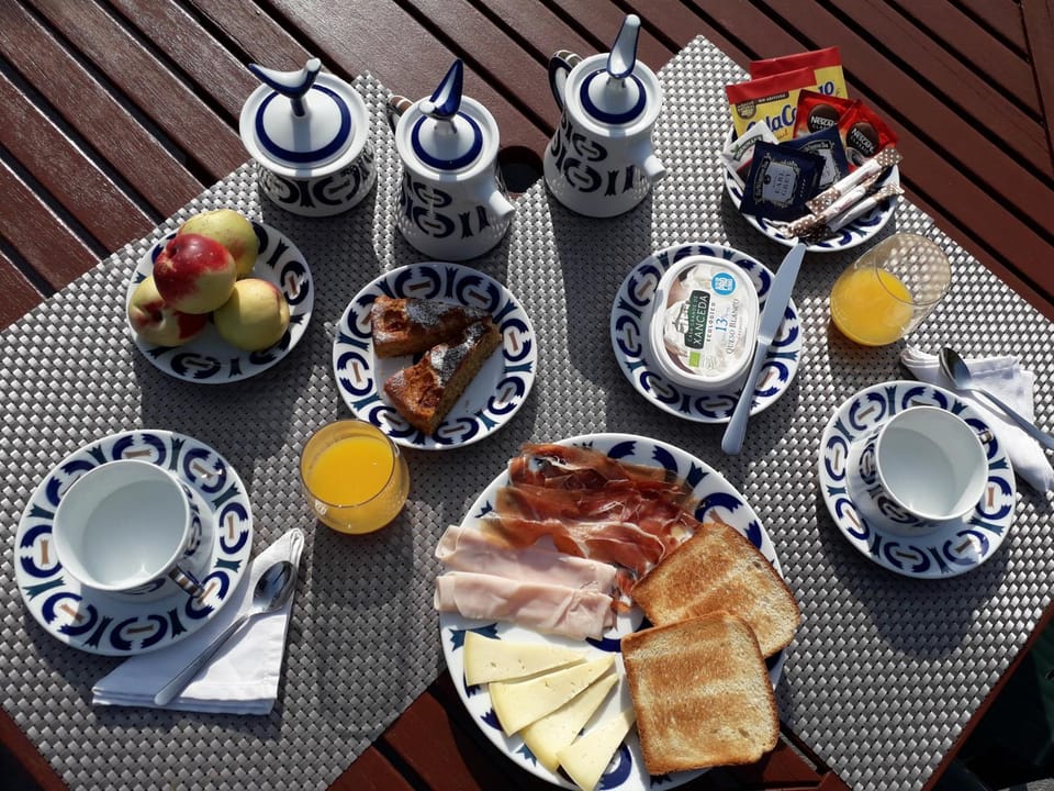 Breakfast, Continental breakfast