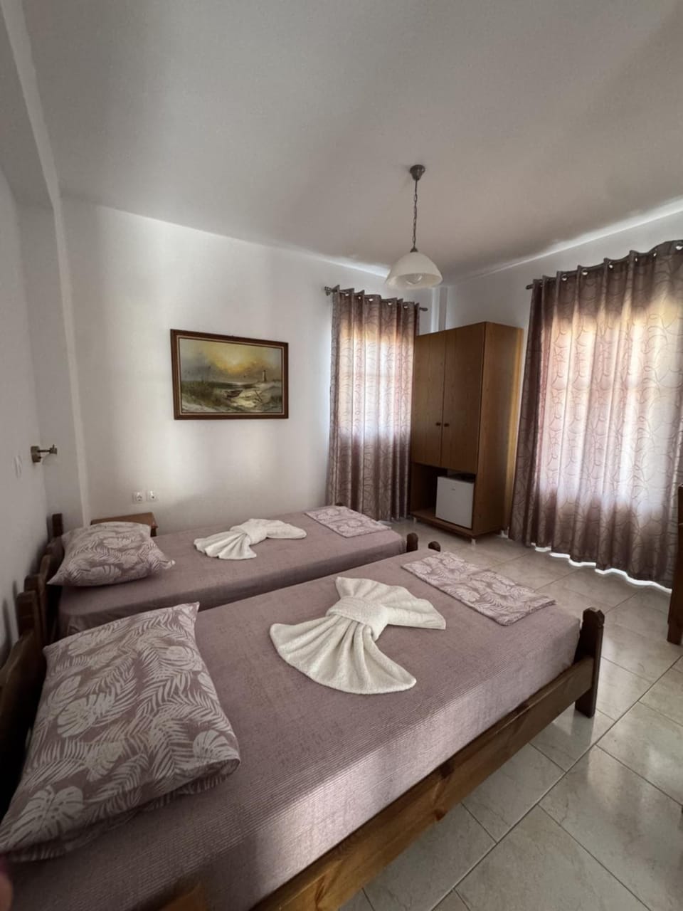 Bed, Bedroom, towels