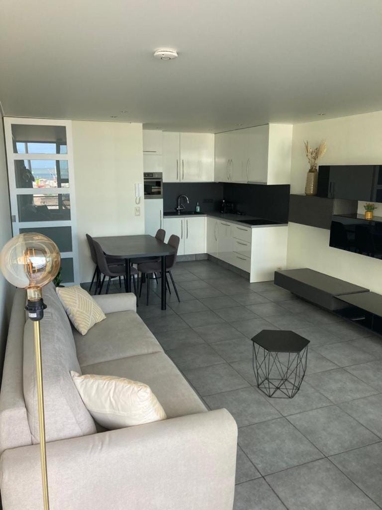 Kitchen or kitchenette, Living room, Seating area, kitchen, kitchen