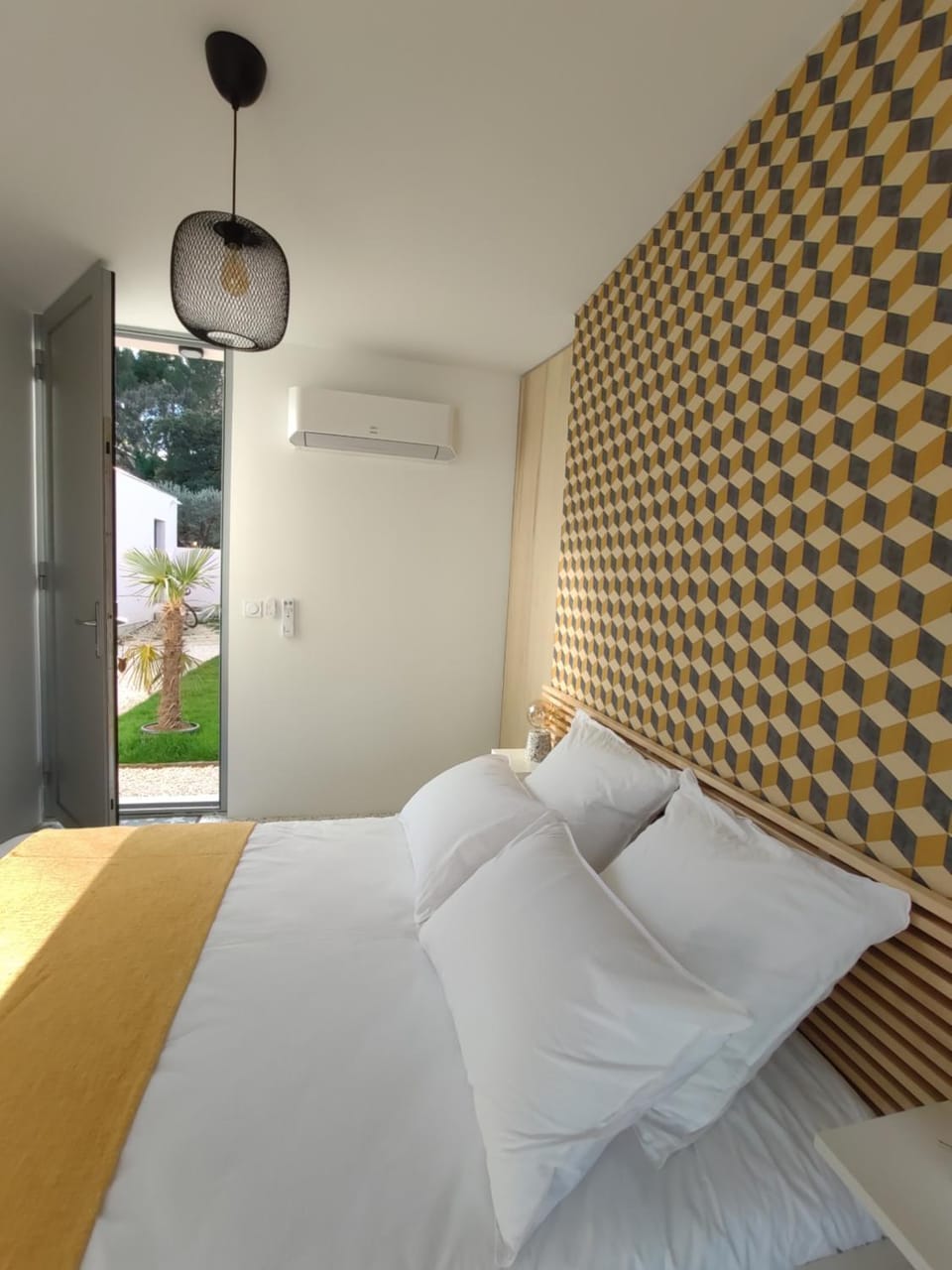 Bed, Photo of the whole room