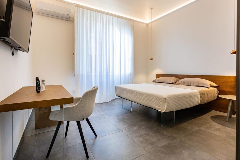 Bed, Bedroom, locker