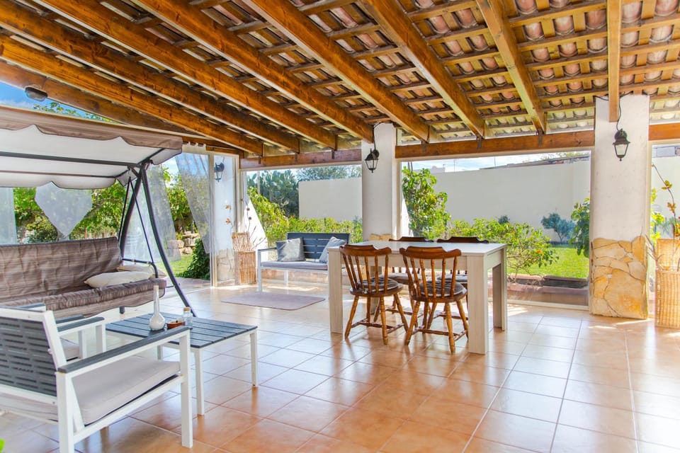 Patio, Day, Balcony/Terrace